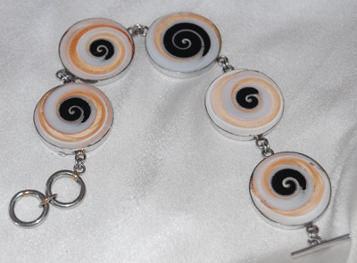 Bracelet Shell with Stainless Art