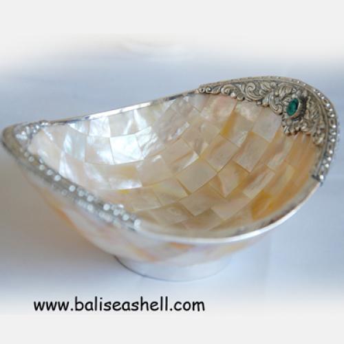 Mop Shell White And Black Raw Astry