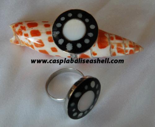 Shell Carving Art Master Indonesia
