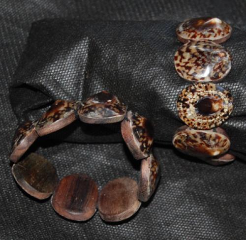 Shell Button Carving
