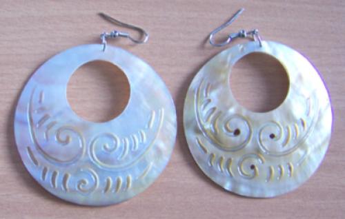 Black Pen Shell Earring with Metal