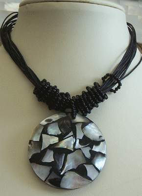 Mop Shell White And Black Raw Astry